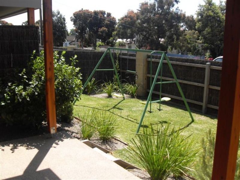 2/1 Wyndham Avenue, Cowes VIC 3922