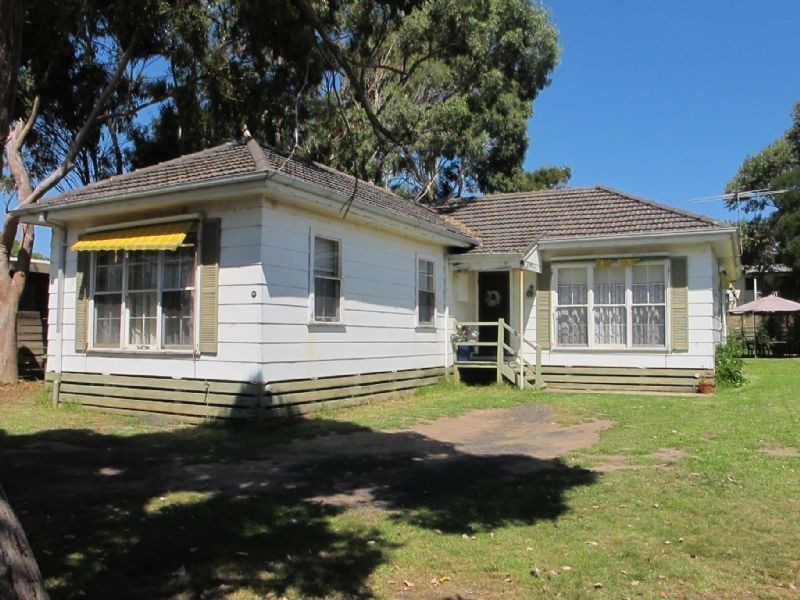 43 Wyndham Avenue, Cowes VIC 3922