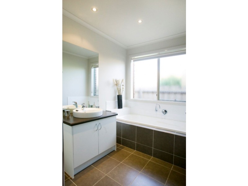 44 Katherine Circuit, Cowes VIC 3922
