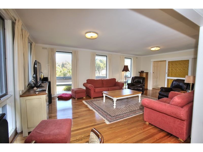 2-4 West Court, Cowes VIC 3922