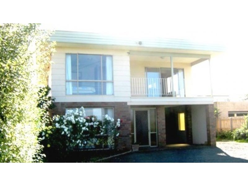 9 Beach Crescent, Newhaven VIC 3925