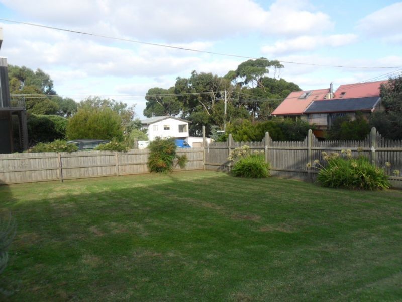 4 Honolulu Avenue, Smiths Beach VIC 3922