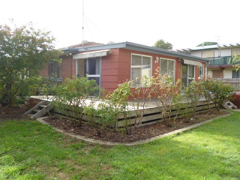 12 Holiday Court, Cowes VIC 3922