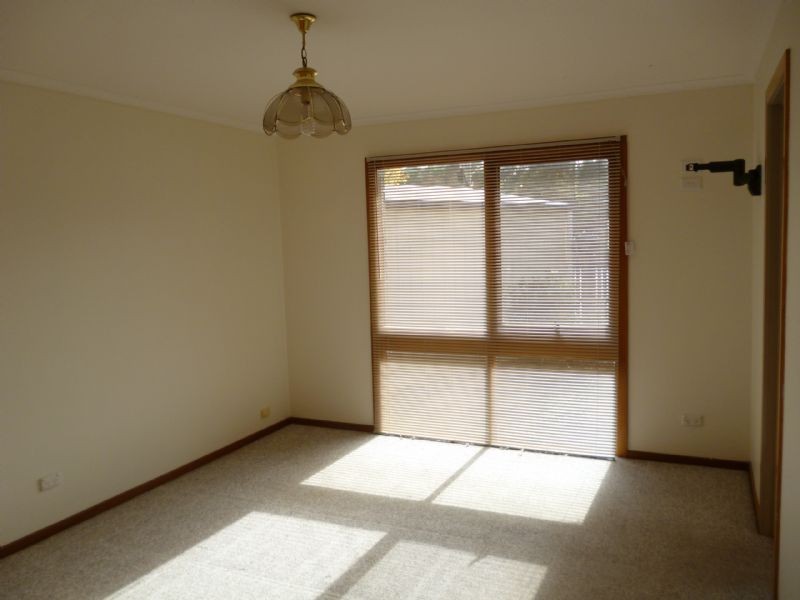 12 Holiday Court, Cowes VIC 3922