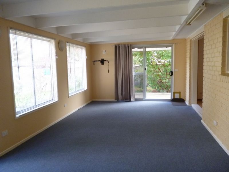 12 Holiday Court, Cowes VIC 3922