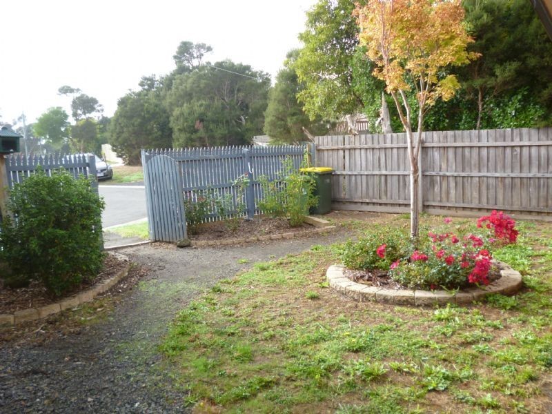 12 Holiday Court, Cowes VIC 3922