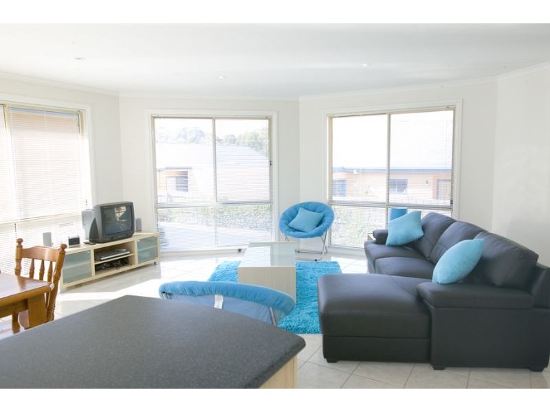 2/189 Church Street, Cowes VIC 3922