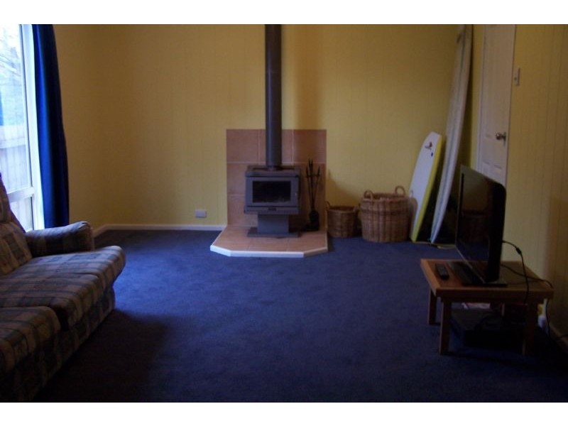 18 Wyndham Avenue, Cowes VIC 3922
