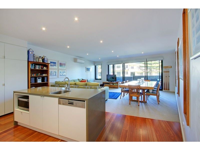 4/4 The Esplanade, Cowes VIC 3922