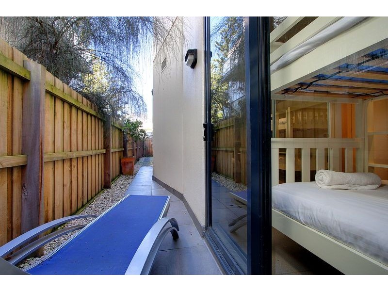 4/4 The Esplanade, Cowes VIC 3922