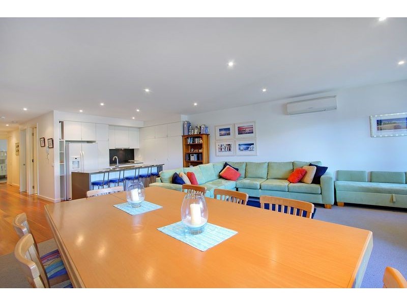 4/4 The Esplanade, Cowes VIC 3922