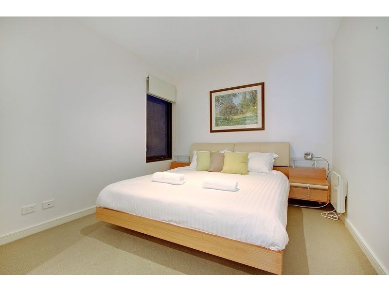 4/4 The Esplanade, Cowes VIC 3922