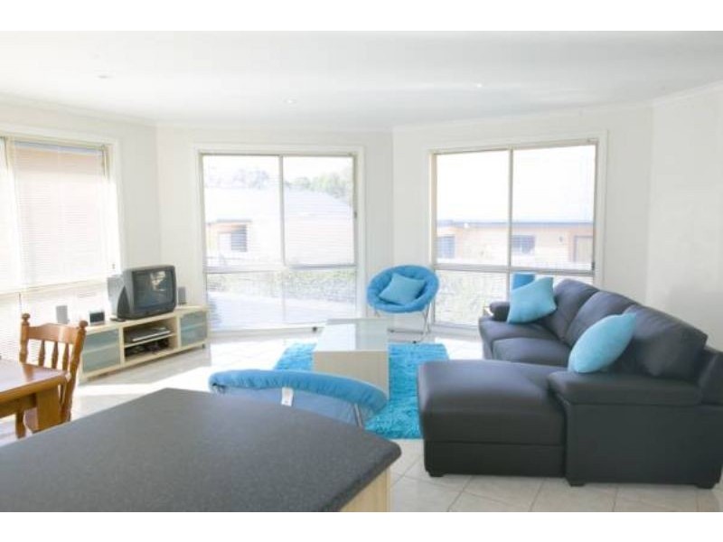 2/189 Church Street, Cowes VIC 3922