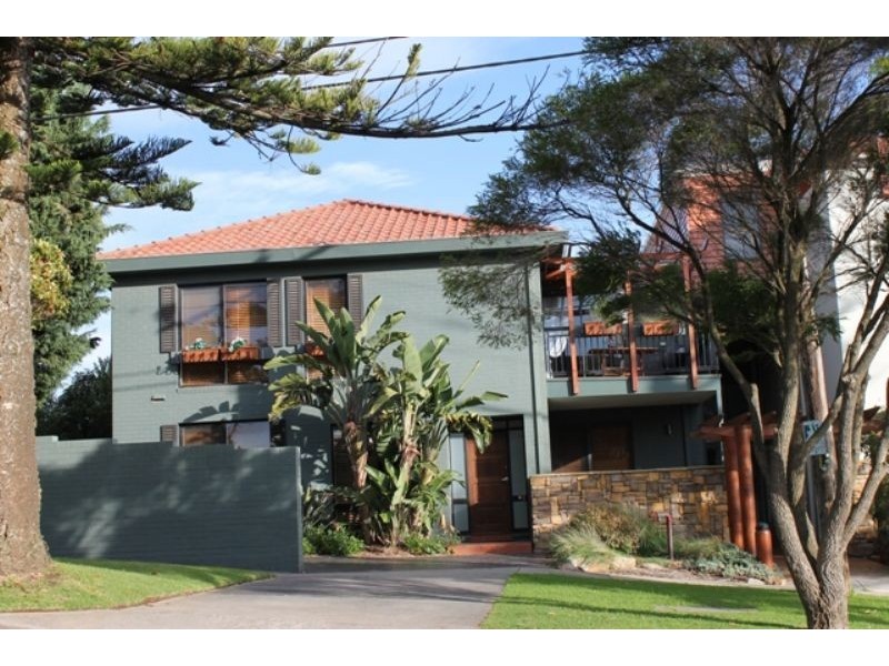 4/2 Warley Avenue, Cowes VIC 3922