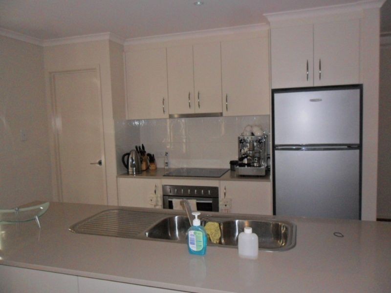 2/11 Roydon Road, Cowes VIC 3922