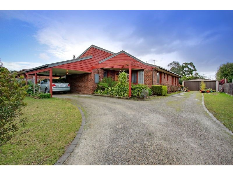 5 Robert Drive, Cowes VIC 3922