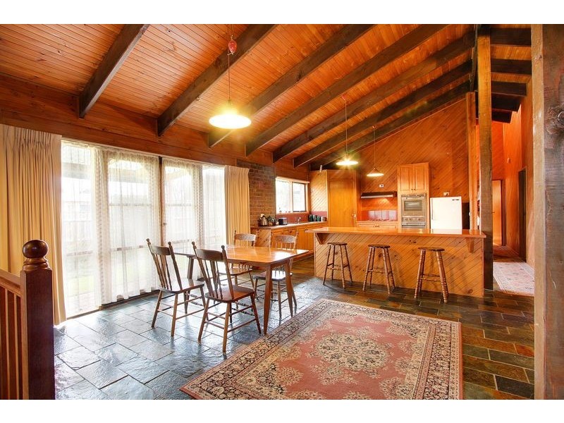 5 Robert Drive, Cowes VIC 3922