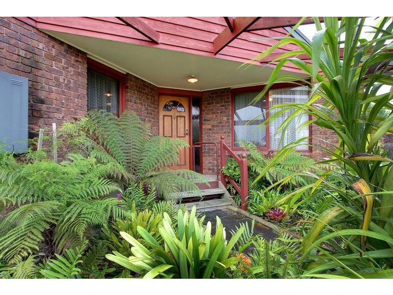 5 Robert Drive, Cowes VIC 3922