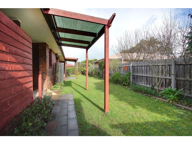 5 Robert Drive, Cowes VIC 3922