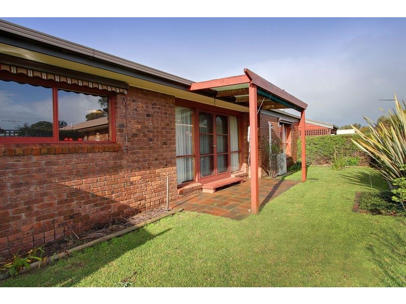 5 Robert Drive, Cowes VIC 3922