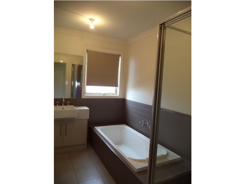 13 Waterview Rise, Cowes VIC 3922