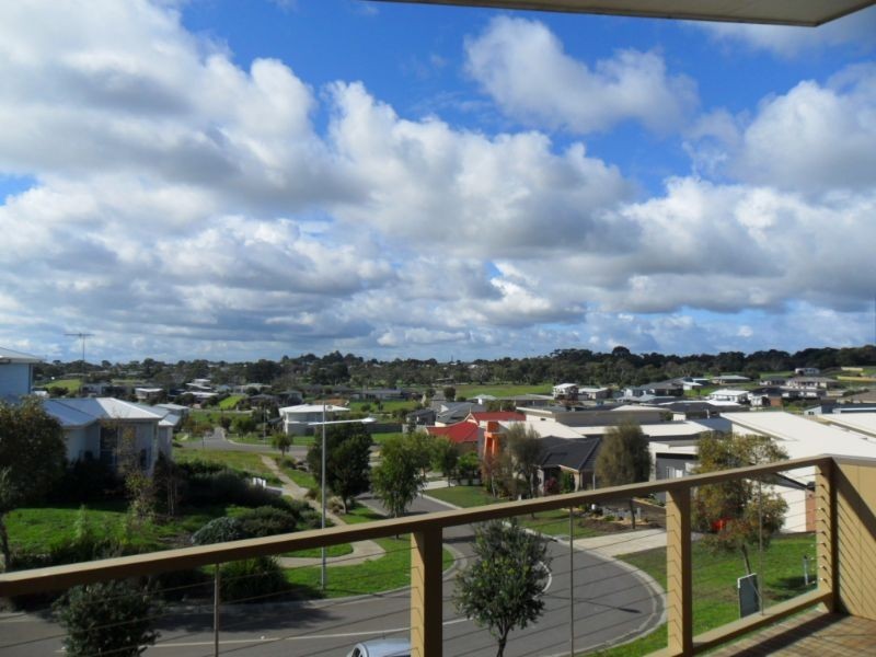 13 Waterview Rise, Cowes VIC 3922