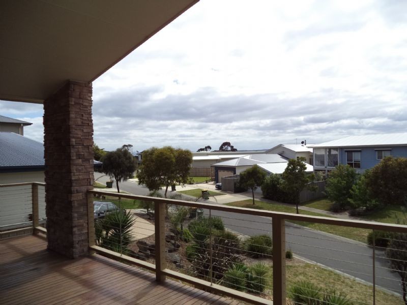 13 Waterview Rise, Cowes VIC 3922