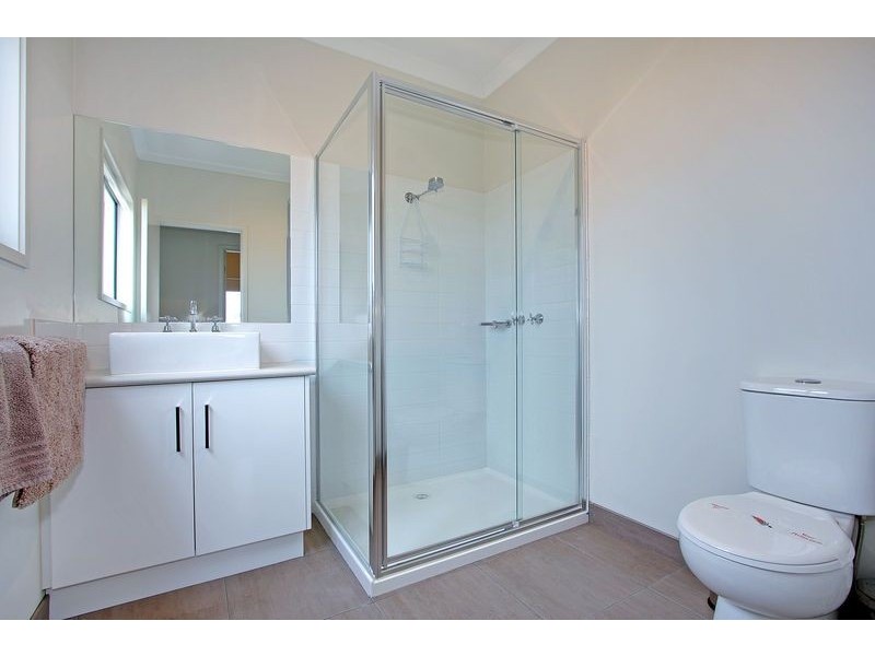 2 Currawong Close, Cowes VIC 3922