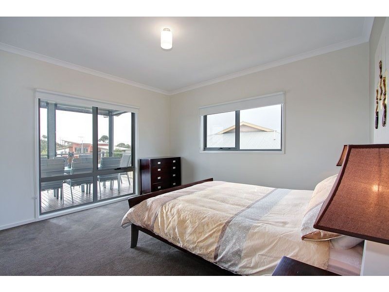 2 Currawong Close, Cowes VIC 3922