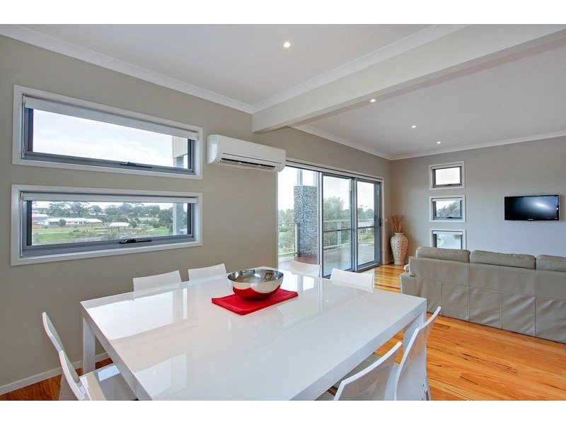 2 Currawong Close, Cowes VIC 3922