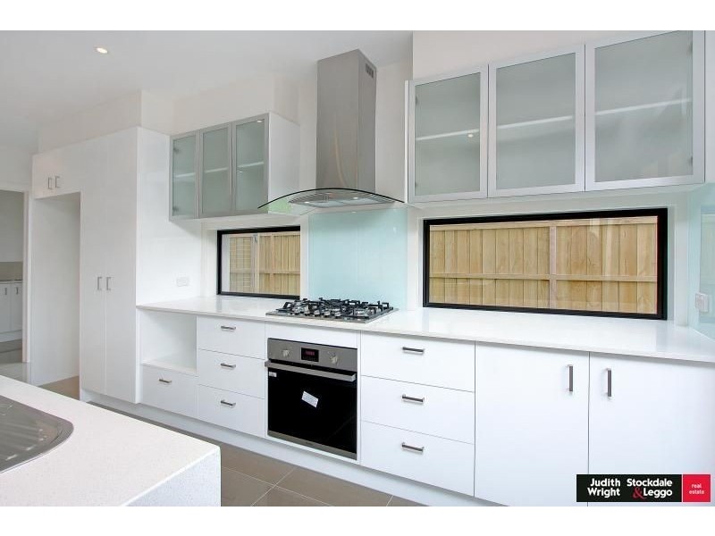 11 Pobblebonk Place, Cowes VIC 3922