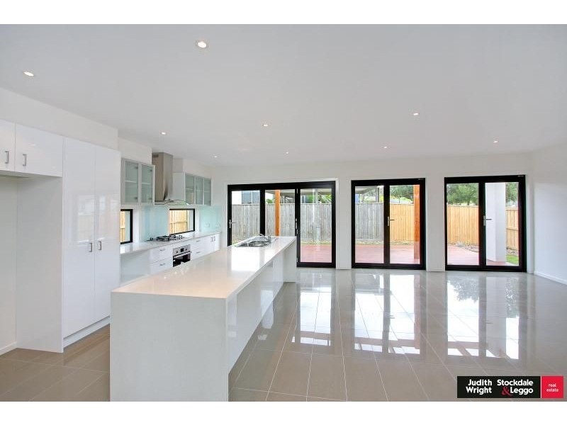 11 Pobblebonk Place, Cowes VIC 3922