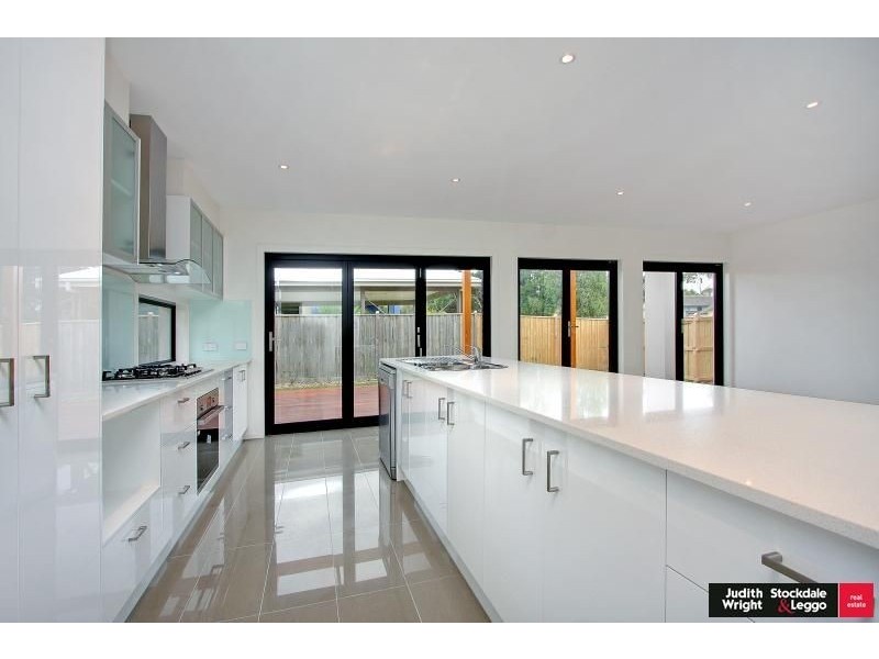 11 Pobblebonk Place, Cowes VIC 3922