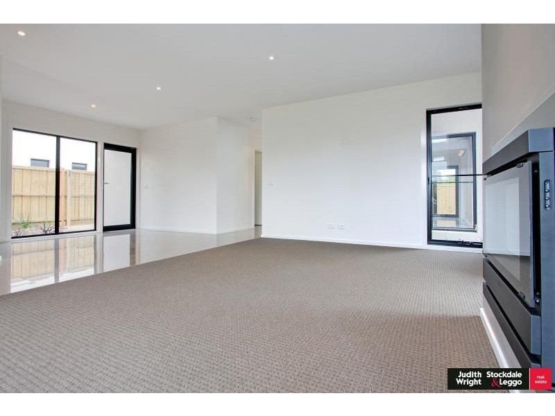 11 Pobblebonk Place, Cowes VIC 3922