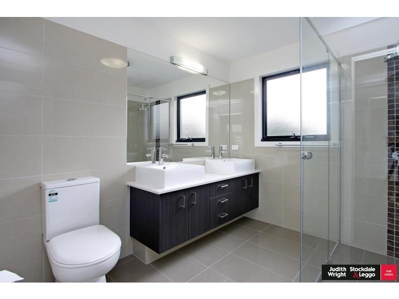 11 Pobblebonk Place, Cowes VIC 3922