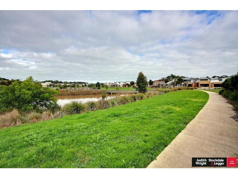 11 Pobblebonk Place, Cowes VIC 3922