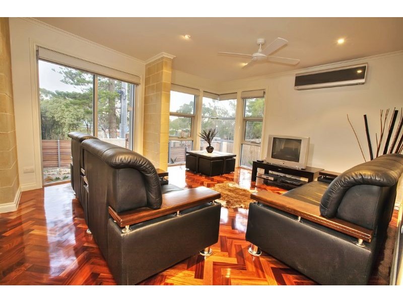 2/12 Steele Street, Cowes VIC 3922