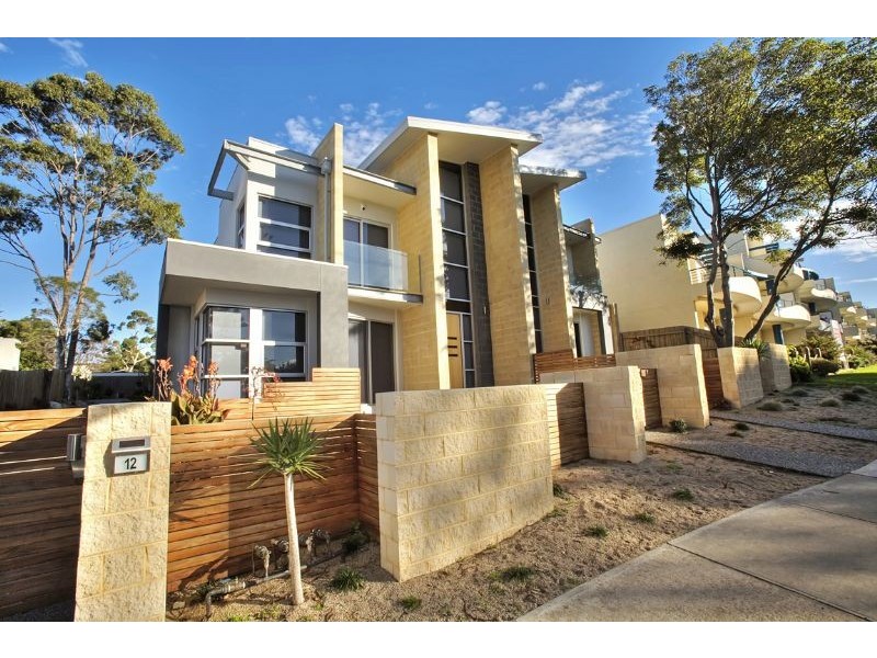 2/12 Steele Street, Cowes VIC 3922