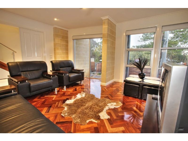 2/12 Steele Street, Cowes VIC 3922