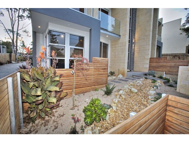 2/12 Steele Street, Cowes VIC 3922