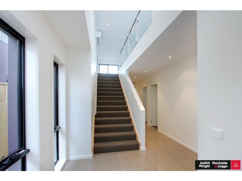 9 Pobblebonk Place, Cowes VIC 3922