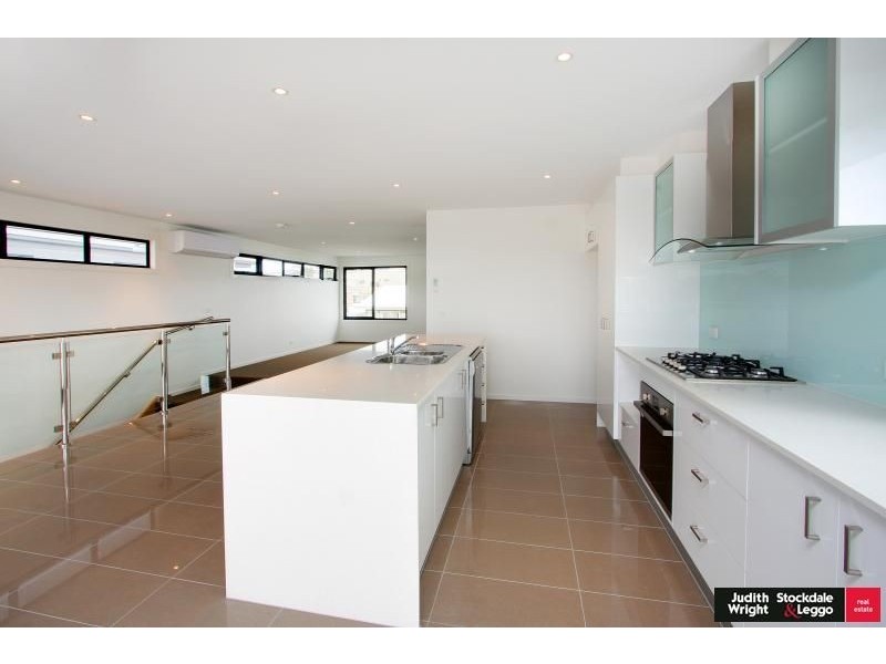 9 Pobblebonk Place, Cowes VIC 3922