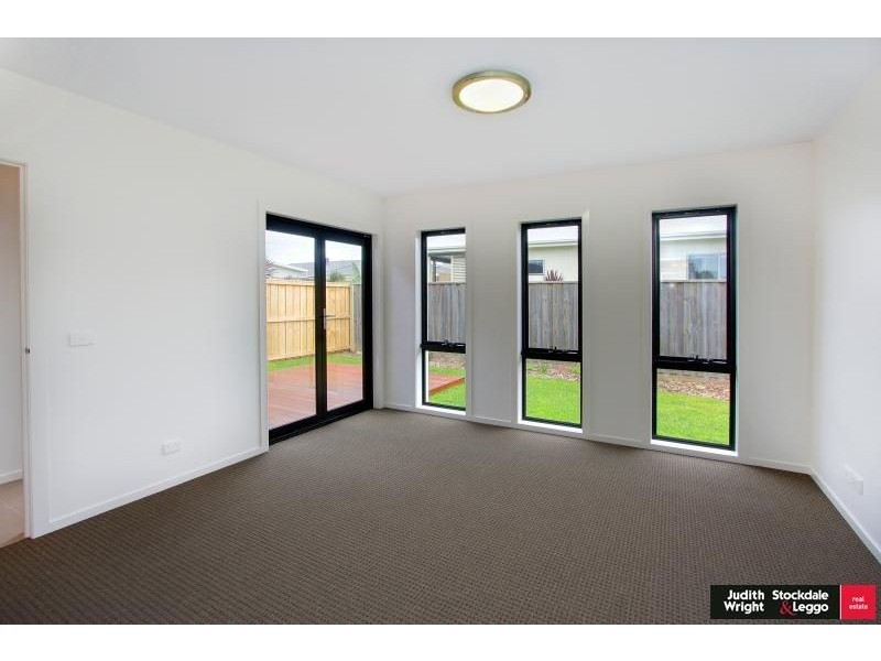 9 Pobblebonk Place, Cowes VIC 3922