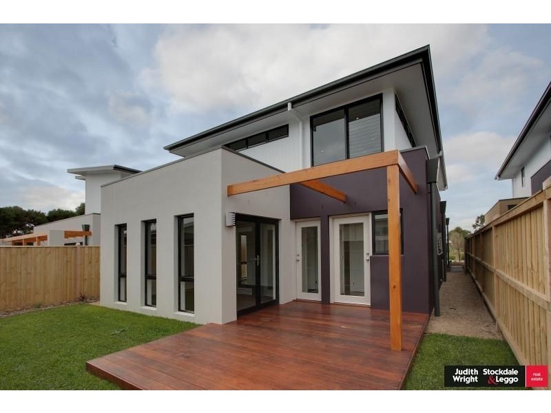 9 Pobblebonk Place, Cowes VIC 3922