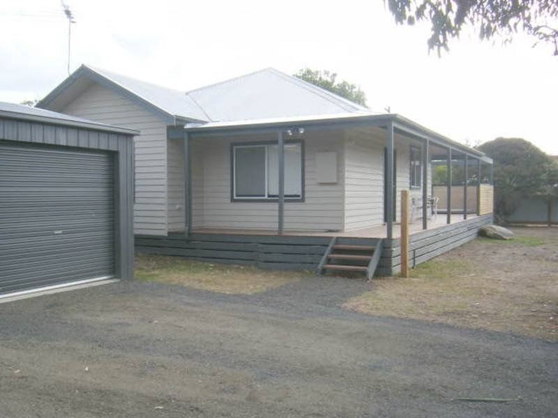 39 Pine Avenue, Cowes VIC 3922