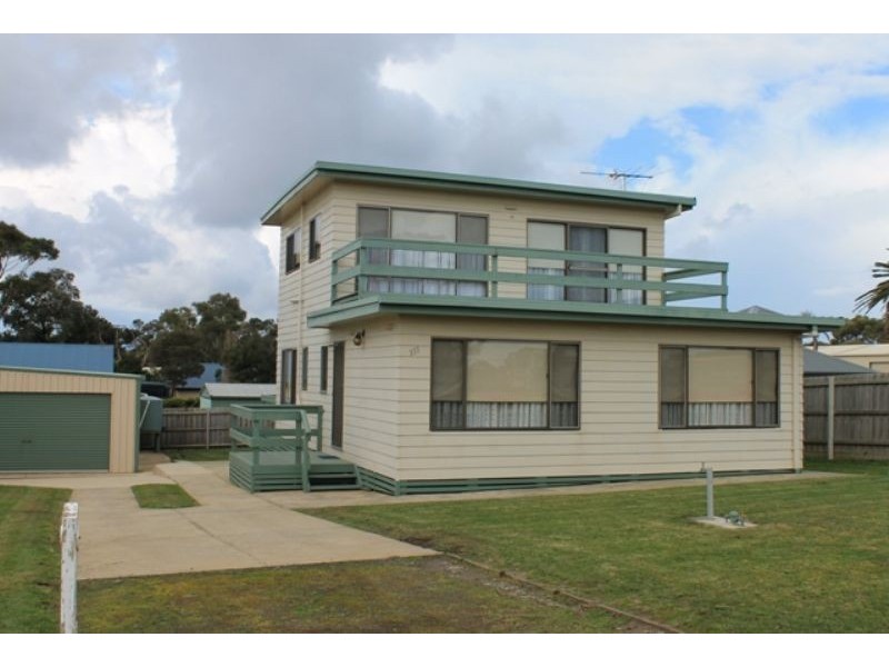 111 Justice Road, Cowes VIC 3922