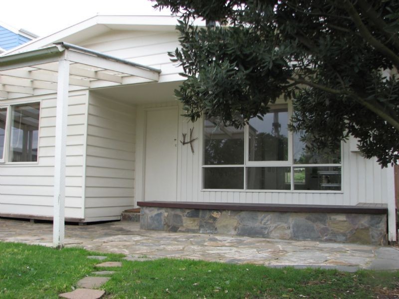 4 Barry Street, Sunderland Bay VIC 3922