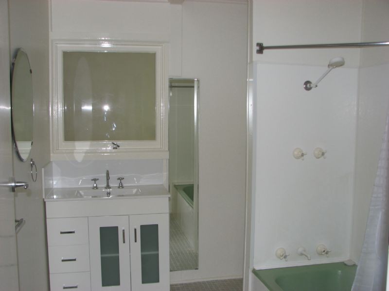 4 Barry Street, Sunderland Bay VIC 3922