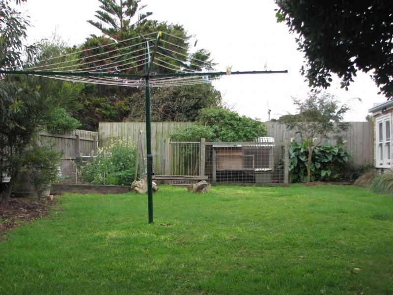 4 Barry Street, Sunderland Bay VIC 3922