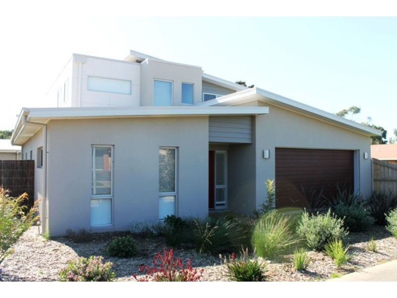 2/24 Redwood Drive, Cowes VIC 3922